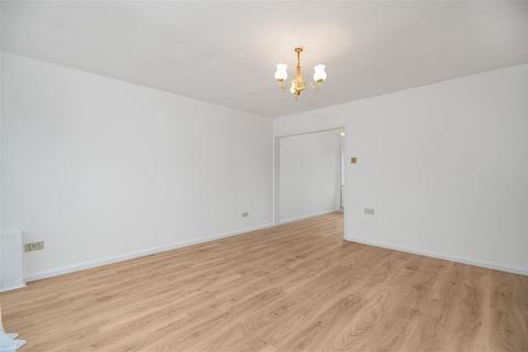 3 bedroom end of terrace house for sale, Main Street, Wellingborough NN9