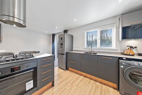 38 Abbots Way, Kettering, NN15 6FW
