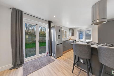 38 Abbots Way, Kettering, NN15 6FW