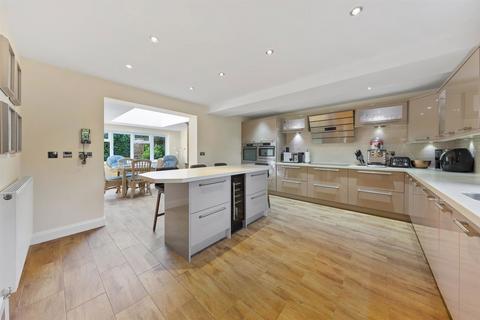 4 bedroom detached house for sale, Sterling Court, Loddington NN14