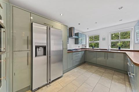 9 Forest Glade, Kettering, NN16 9SP