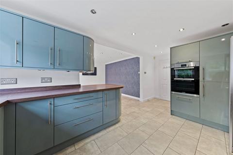 9 Forest Glade, Kettering, NN16 9SP
