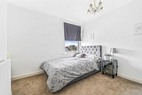 4 Bowling Green Avenue, Kettering, NN15 7QJ