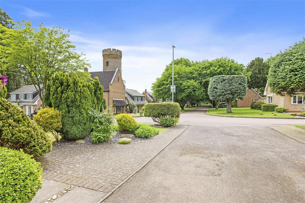 Mackworth Drive, Finedon NN9 4 bed detached house for sale £500,000
