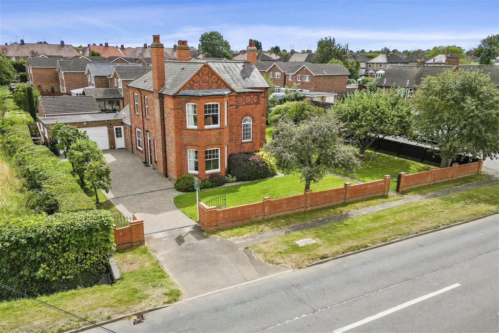 Thrapston Road, Finedon NN9 4 bed detached house for sale £550,000
