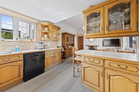 68 Thrapston Road, Finedon, Wellingborough, NN9 5DG