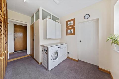 68 Thrapston Road, Finedon, Wellingborough, NN9 5DG