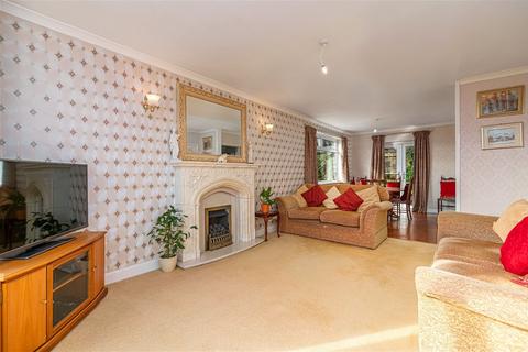 4 bedroom detached house for sale, Nepcote Close, Kettering NN15