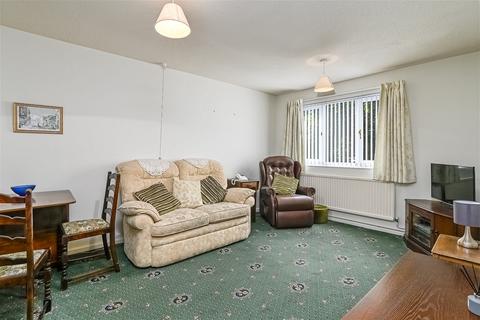 2 bedroom retirement property for sale, Stamford Close, Market Harborough LE16