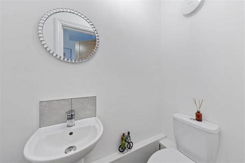 15 Ambler Close, Burton Latimer, Kettering, NN15 5ZN