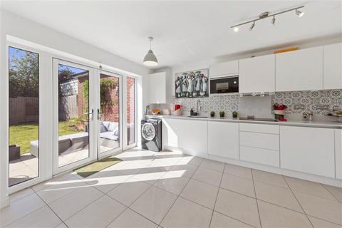 15 Ambler Close, Burton Latimer, Kettering, NN15 5ZN