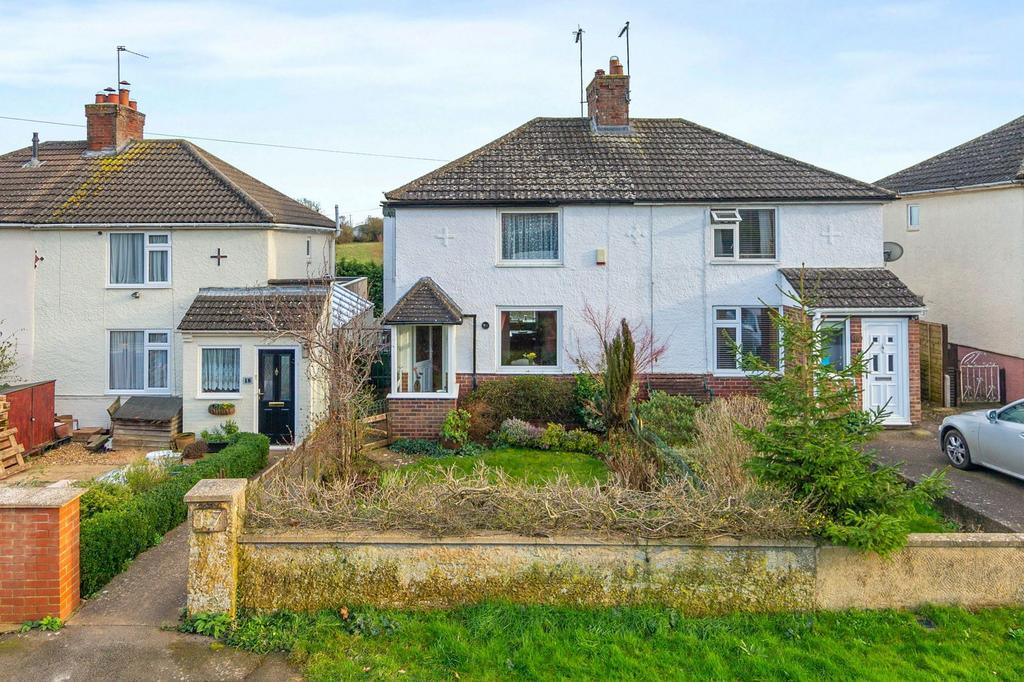 Kettering Road, Kettering NN14 4 bed semi-detached house - £250,000