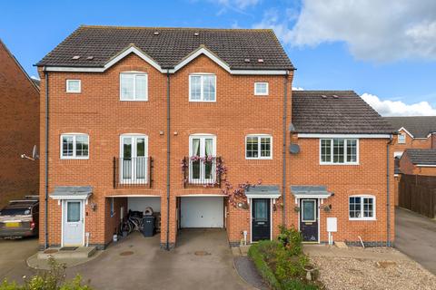 3 bedroom terraced house for sale, Burdock Way, Desborough NN14