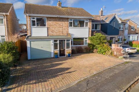 4 bedroom detached house for sale, Barnard Gardens, Market Harborough LE16