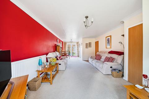 4 Hawksway, Staines-upon-thames, TW18 4RY