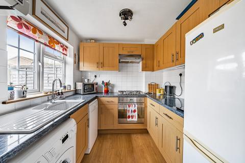 4 Hawksway, Staines-upon-thames, TW18 4RY