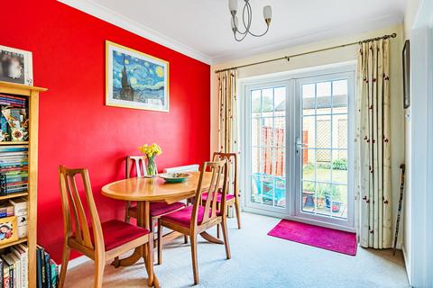 4 Hawksway, Staines-upon-thames, TW18 4RY