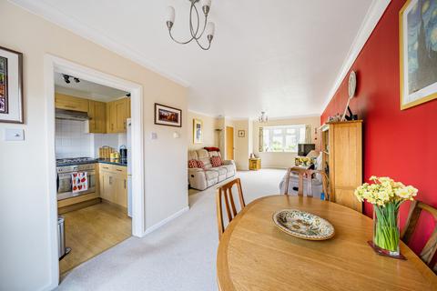 4 Hawksway, Staines-upon-thames, TW18 4RY