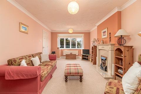 4 bedroom detached house for sale, Roundhill Close, Market Harborough LE16