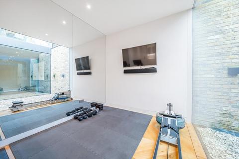 33 Carson Road, London, SE21 8HT