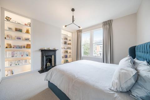 33 Carson Road, London, SE21 8HT