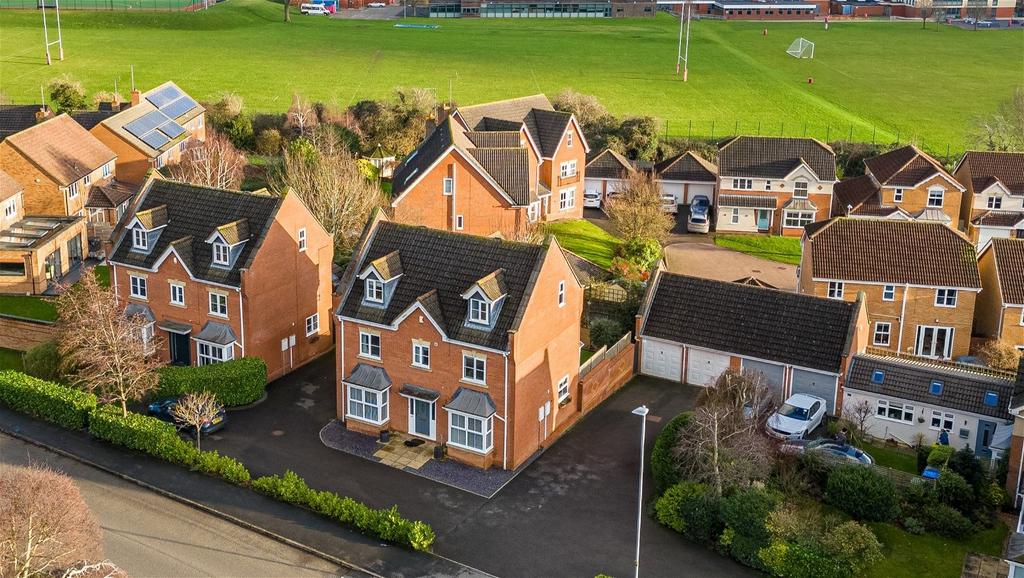 Alvington Way, Market Harborough LE16 5 bed detached house for sale £600,000