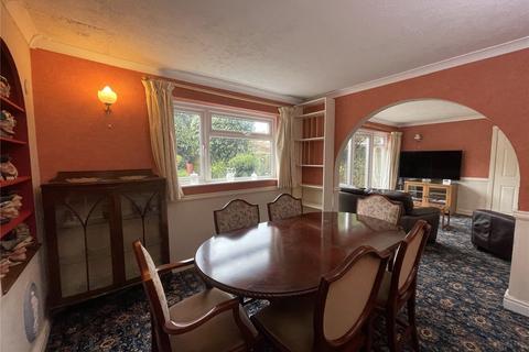 12 Bronte Drive, Kidderminster, DY10 3YU