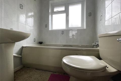 12 Bronte Drive, Kidderminster, DY10 3YU