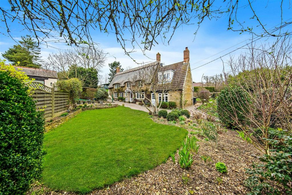 Polopit, Titchmarsh NN14 4 bed detached house for sale £800,000