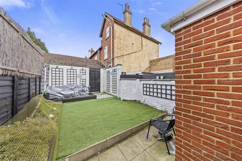 46 Field Street, Kettering, NN16 8EL