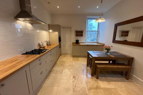 4 bedroom flat to rent, Devonshire Road, West End, Aberdeen, AB10