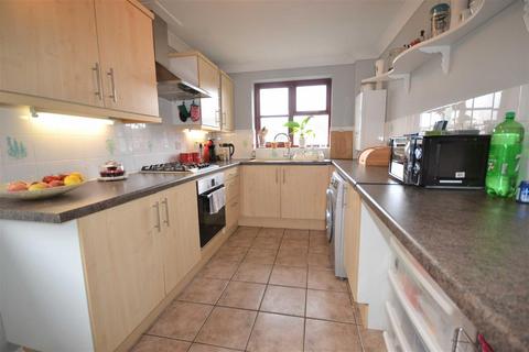 2 bedroom apartment to rent, The Gables, Kettering NN15