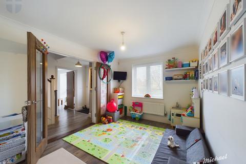 5 bedroom detached house to rent, Bramley Road, Berryfields