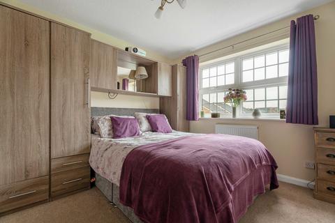 13 Helena Close, Nuneaton, CV10 7DF