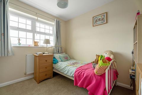 13 Helena Close, Nuneaton, CV10 7DF
