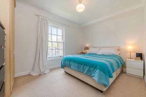 2 bedroom flat for sale, Amwell Street, London, EC1R