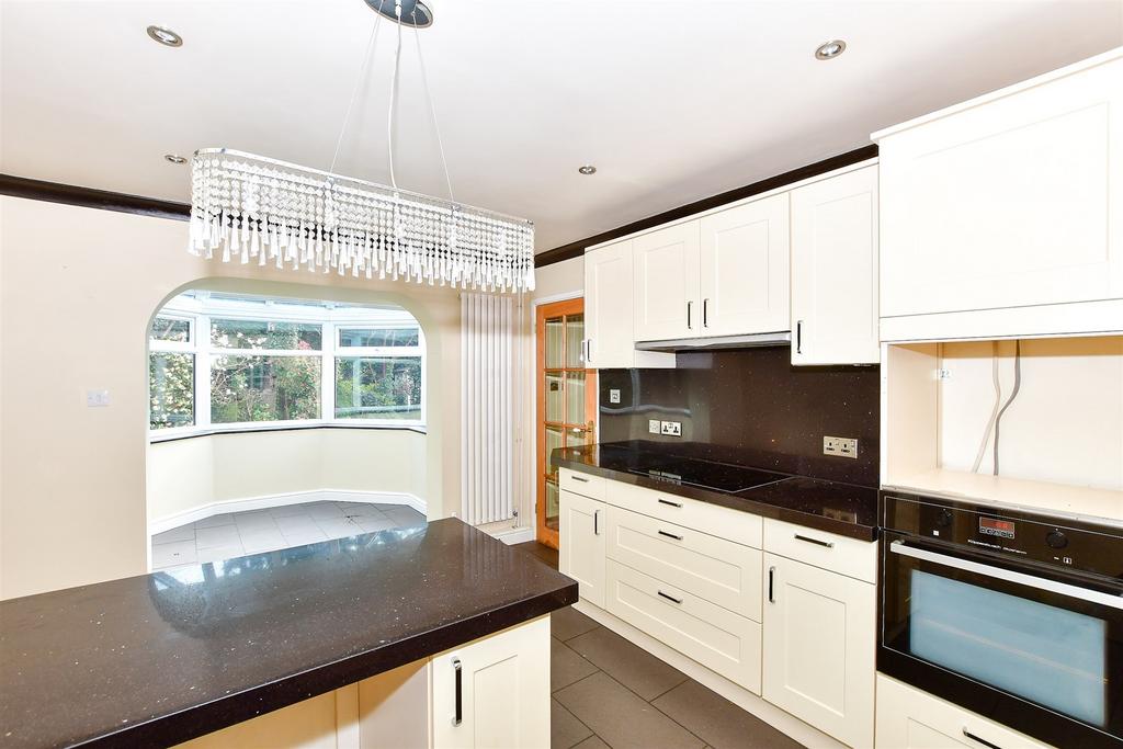 Ringles Cross, Uckfield, East Sussex 3 bed detached bungalow for sale