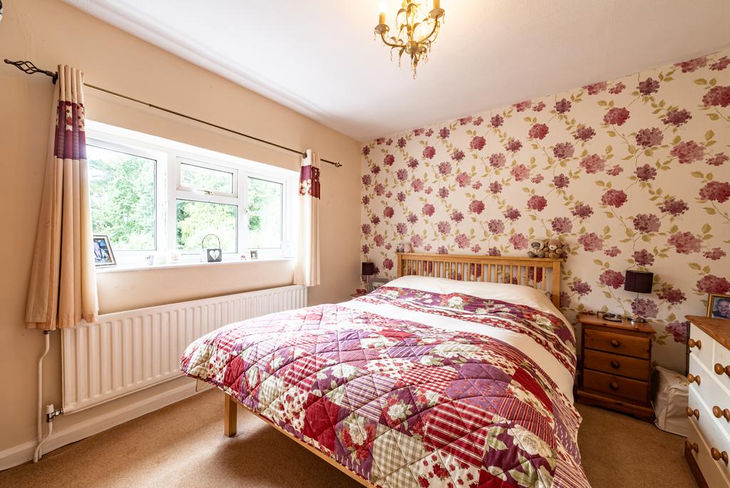 5 Ambarrow Crescent-6