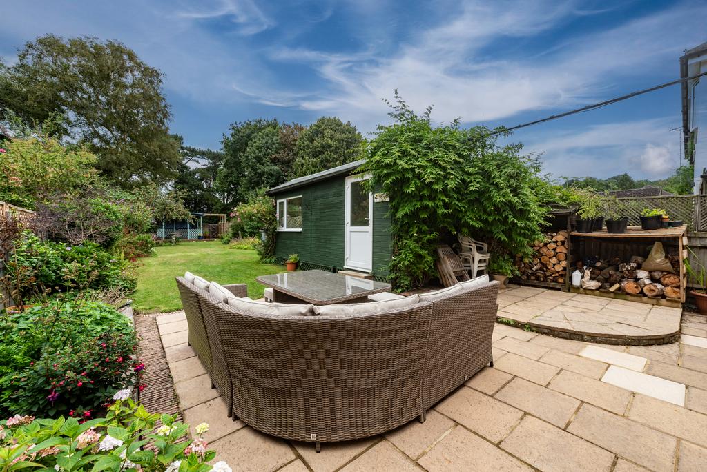 5 Ambarrow Crescent-27 newsky