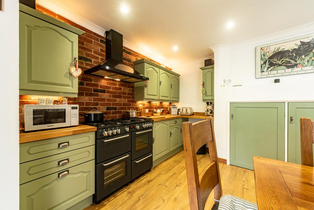 5 Ambarrow Crescent-19