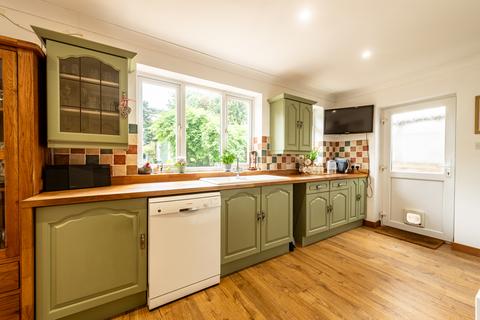 5 Ambarrow Crescent, Sandhurst, GU47 8JA