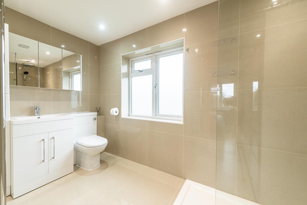 2 Aylesham Way ensuit new-1
