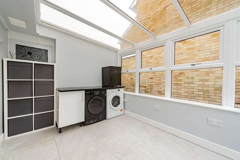 2 Aylesham Way-37