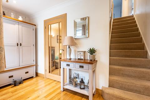 6 Borderside, Yateley, GU46 6LJ