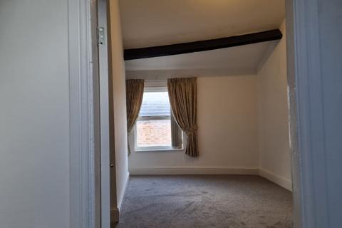 3 bedroom terraced house to rent, Back Turner Street, Manchester M4