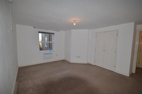 1 bedroom flat to rent, Northfield House, Finedon NN9