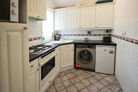 2 bedroom terraced house for sale, Broomfields, SS13