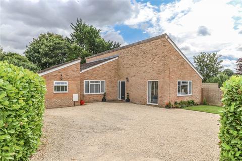 4 bedroom bungalow for sale, Stanbury Close, Thruxton, Andover, Hampshire, SP11