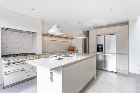 5 bedroom flat to rent, STOCKWELL PARK ROAD, SW9