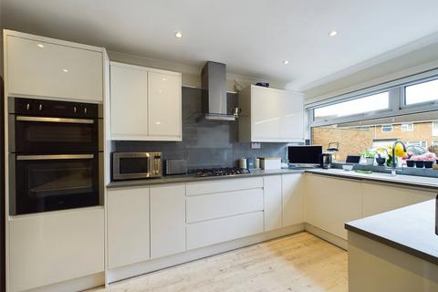 83 Unwin Road, Cheltenham, GL51 6TN